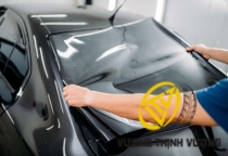 DỊCH VỤ DÁN PHIM CÁCH NHIỆT TẠI HỆ THỐNG LỐP XE VƯƠNG THỊNH VƯỢNG